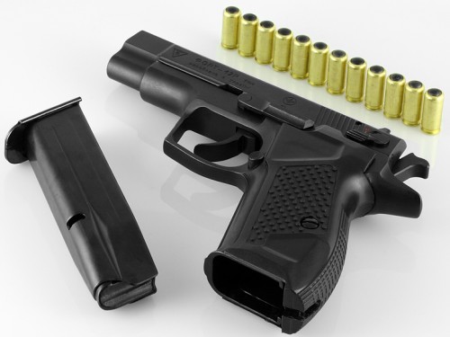 Less Lethal (traumatic) pistol Fort-12R. (travmatik.com, by-sa). Fort-12R (travmatik.com, by-sa).